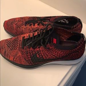 Nike Flyknit Racer Women’s Red Size 7